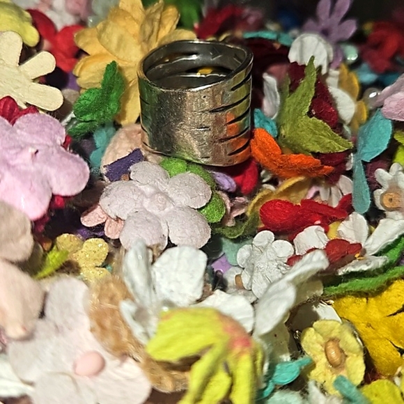 SILPADA vintage 925 sterling silver flower ring with garnet stone - Picture 5 of 8